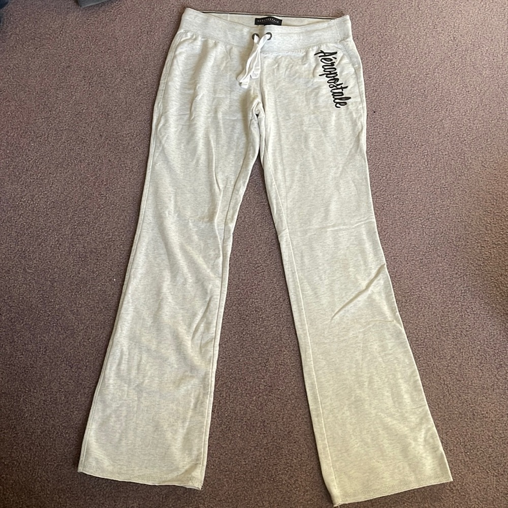 Light gray Aéropostale sweatpants